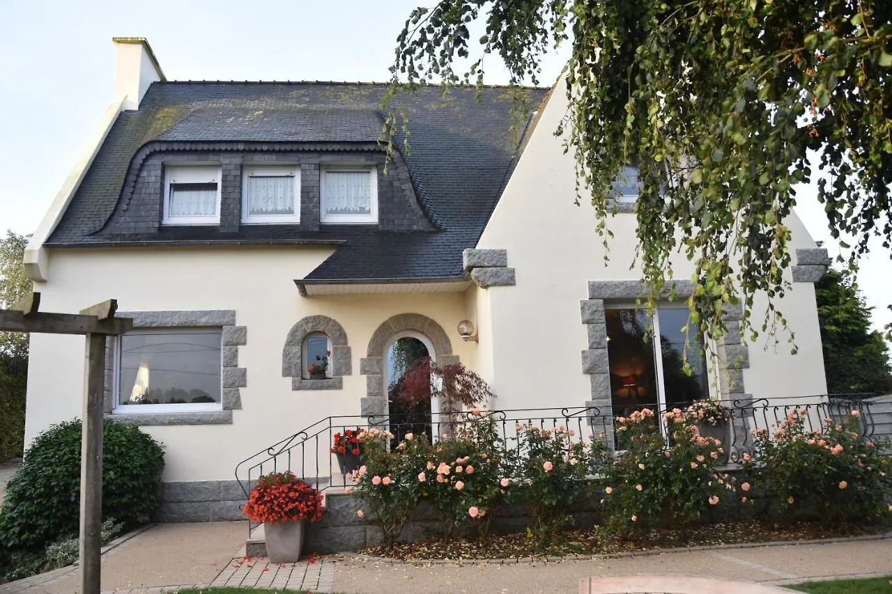 Chambres De Kertanguy Mespaul Bed & Breakfast